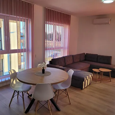Neva Apartament *